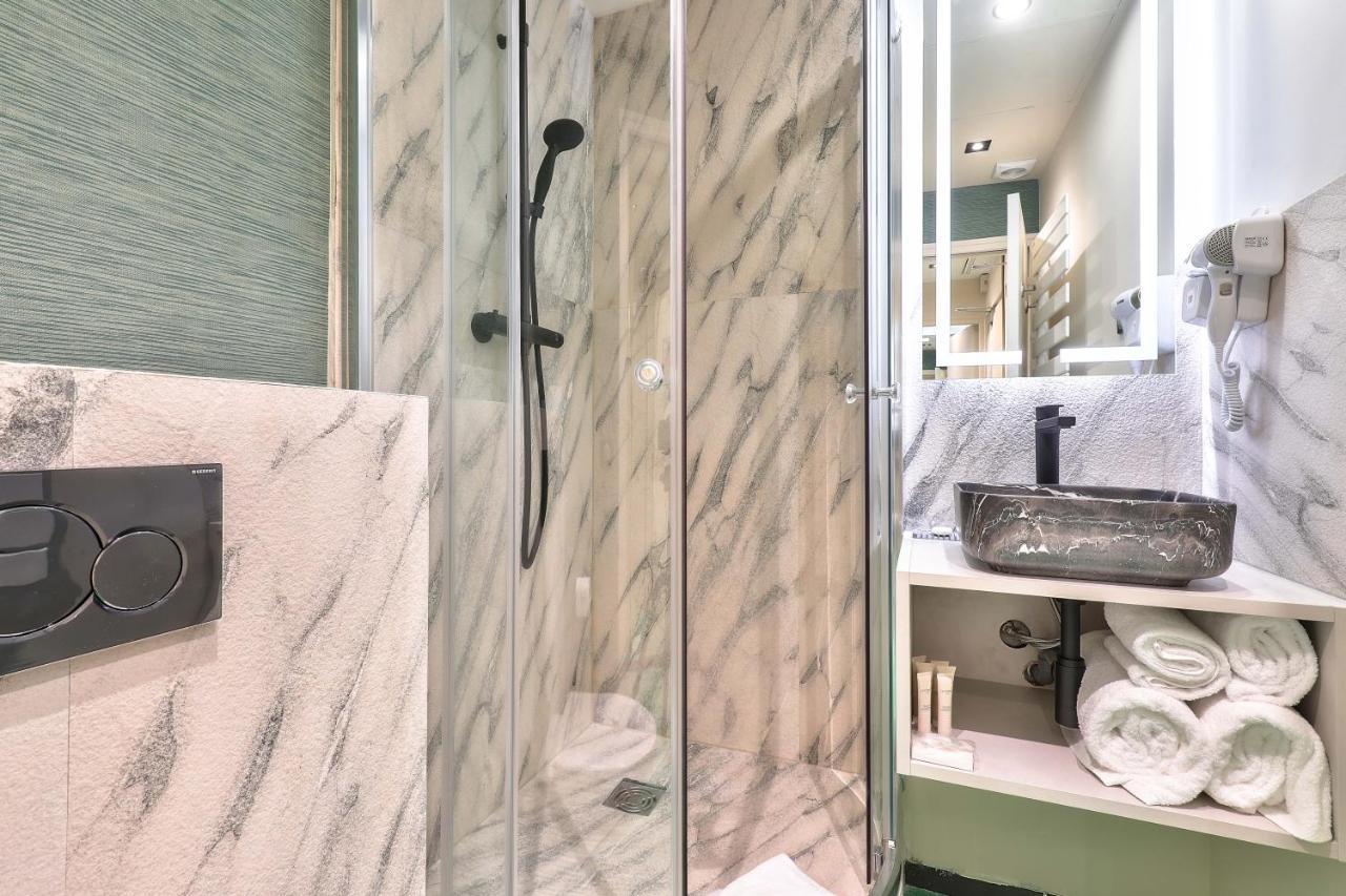 Hotel 33 Marbeuf Париж Екстериор снимка