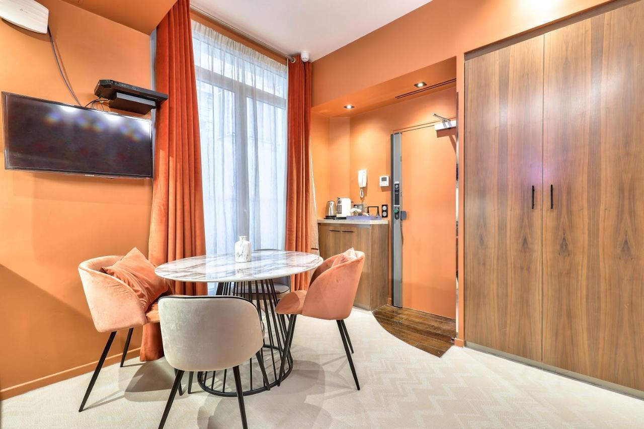 Hotel 33 Marbeuf Париж Екстериор снимка