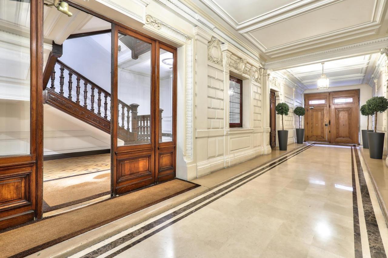 Hotel 33 Marbeuf Париж Екстериор снимка