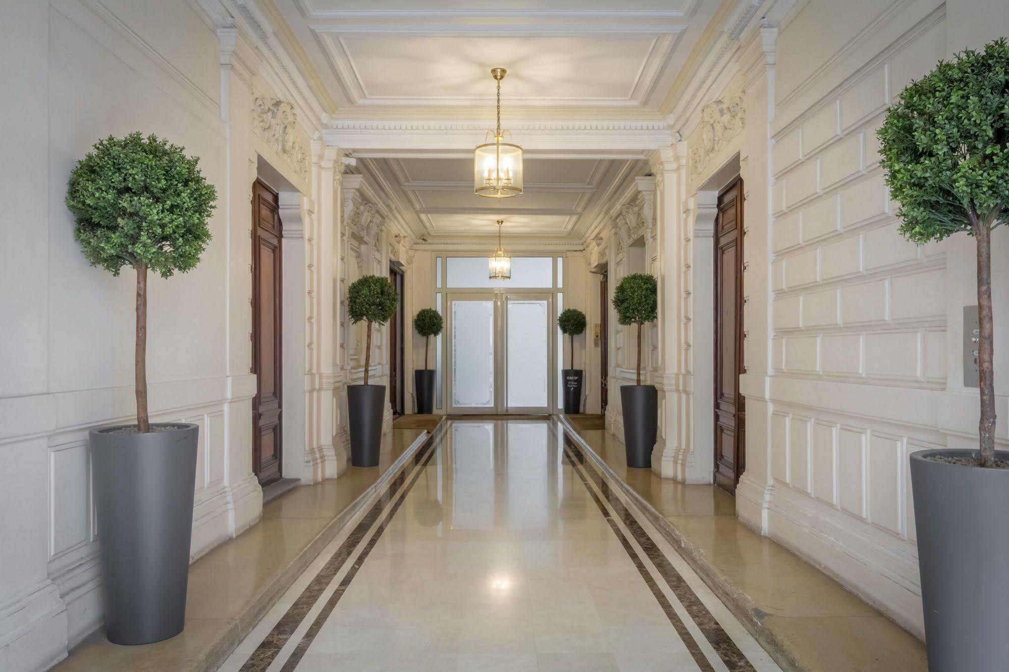 Hotel 33 Marbeuf Париж Екстериор снимка